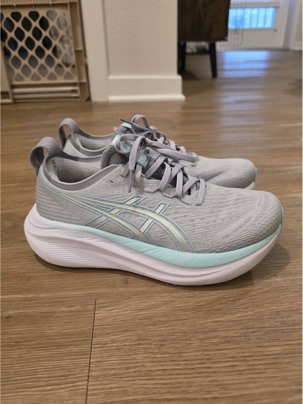 ASICS Gel-Nimbus 26 Running Shoes Women Size 7.5 Grey Mint 1012B753